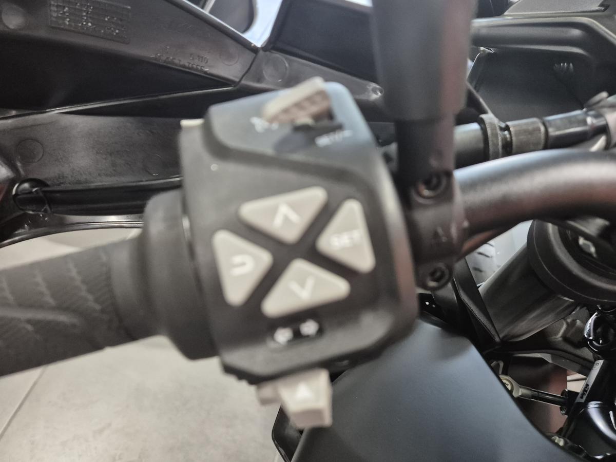 
								KTM 890 SMT full									