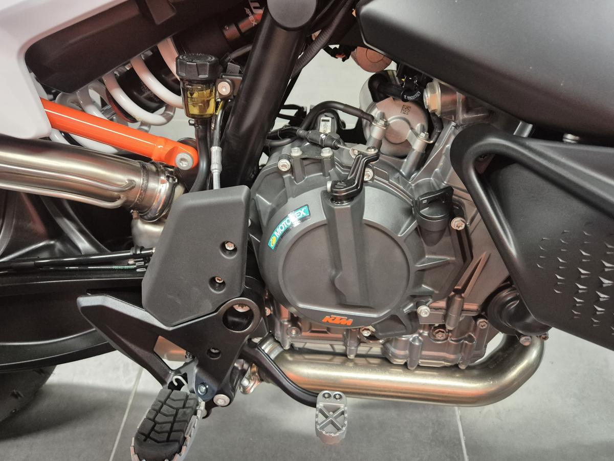 
								KTM 890 SMT full									