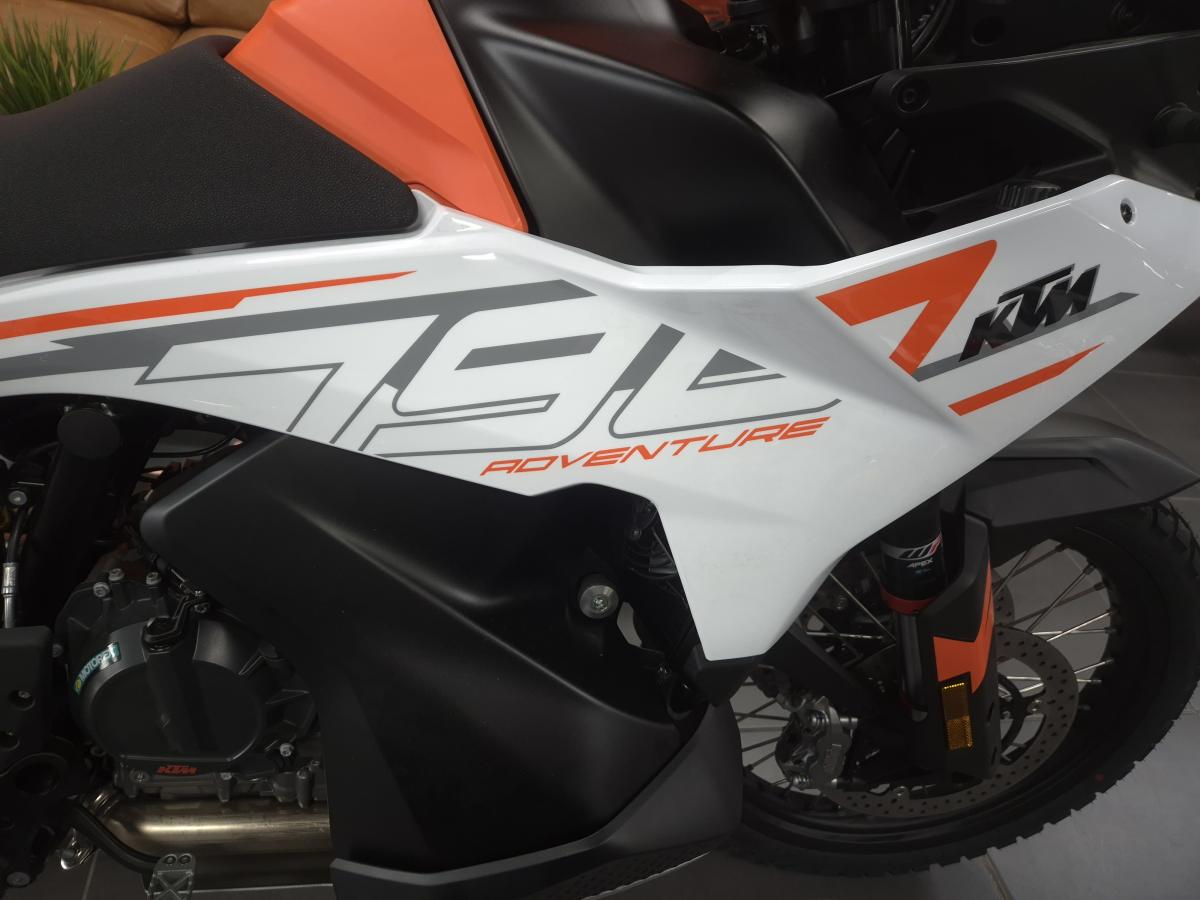 
								KTM 790 ADVENTURE full									