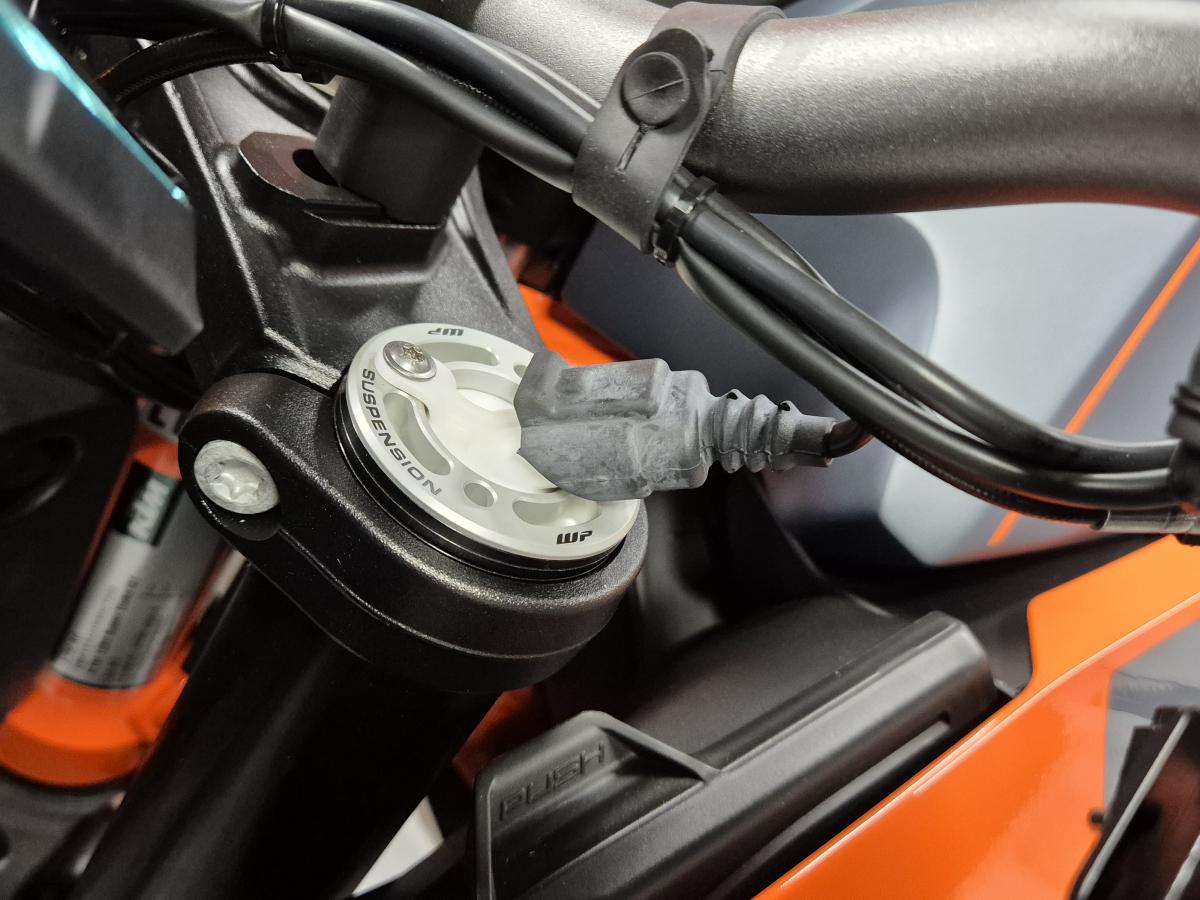 
								KTM 1290 SUPERDUKE GT ABS full									