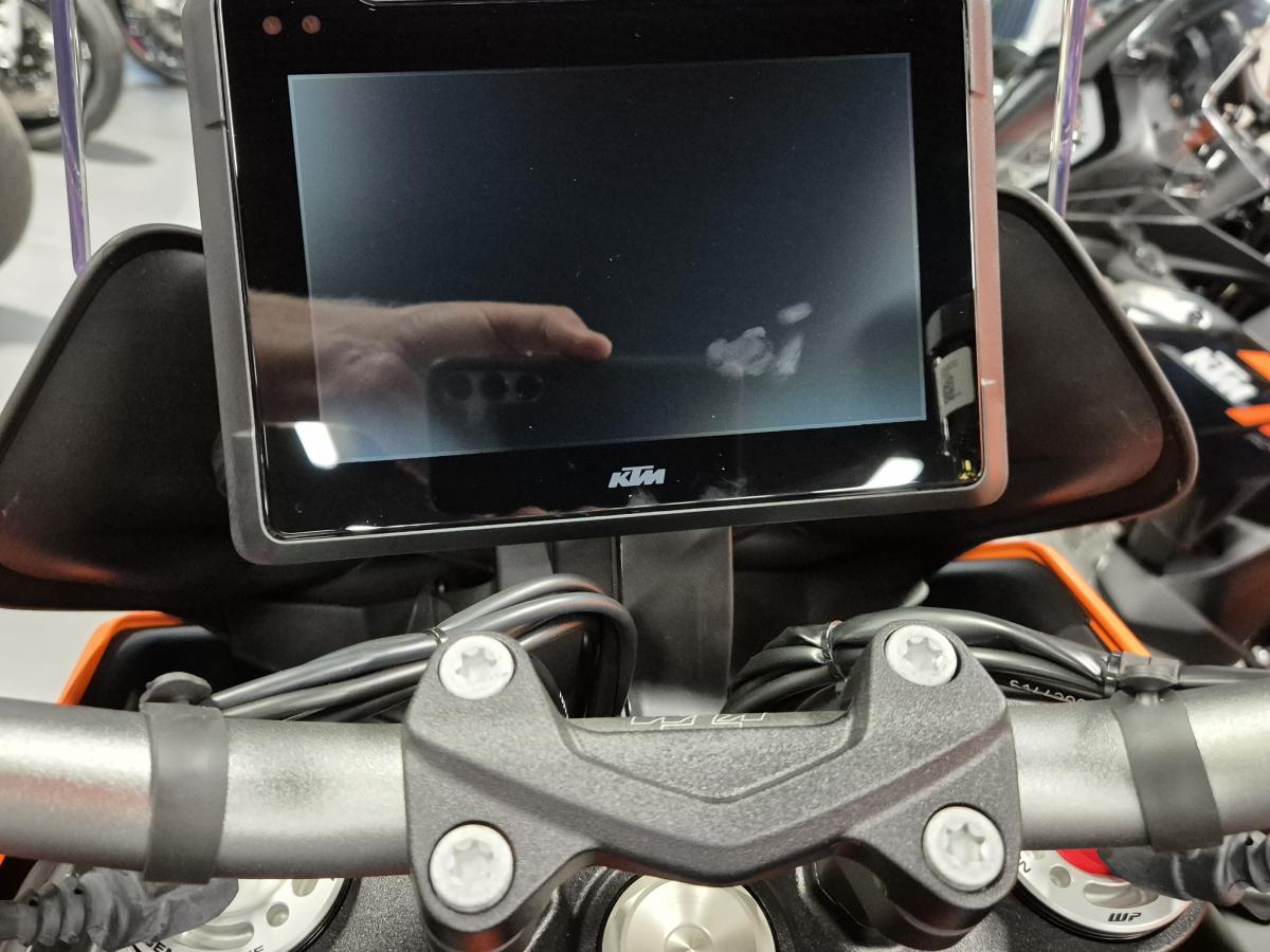 
								KTM 1290 SUPERDUKE GT ABS full									