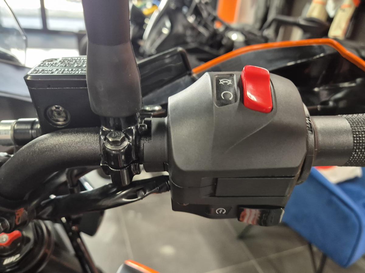 
								KTM 390 ADVENTURE full									