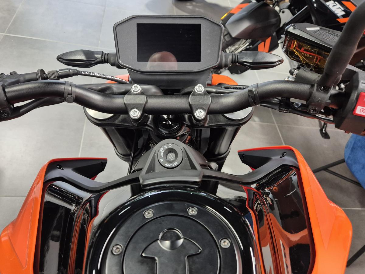 
								KTM 790 DUKE L full									
