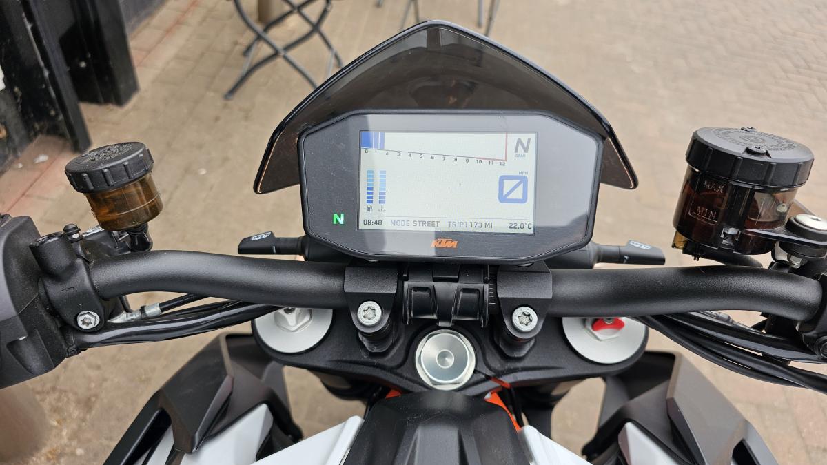 
								KTM 1290 SUPERDUKE R 19 full									