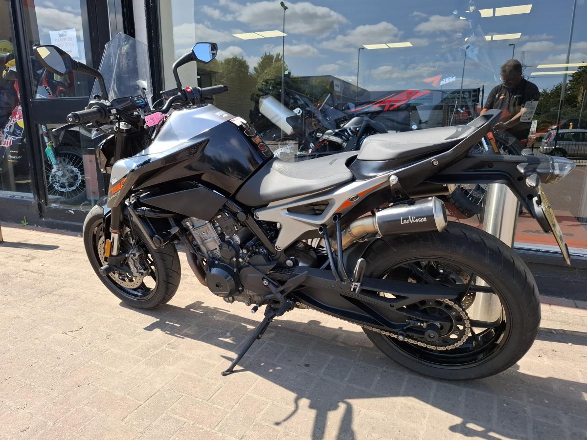 
								KTM KTM 790 DUKE full									