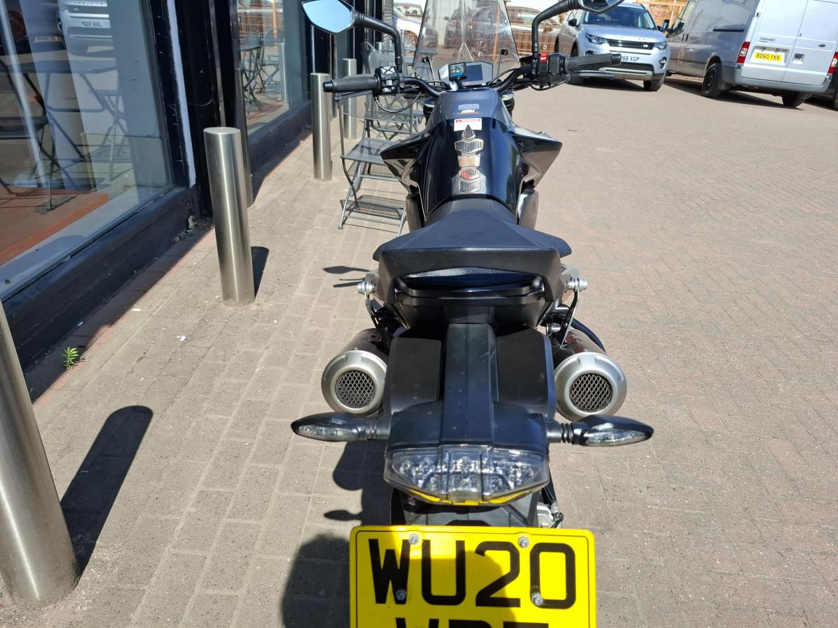 
								KTM KTM 790 DUKE full									