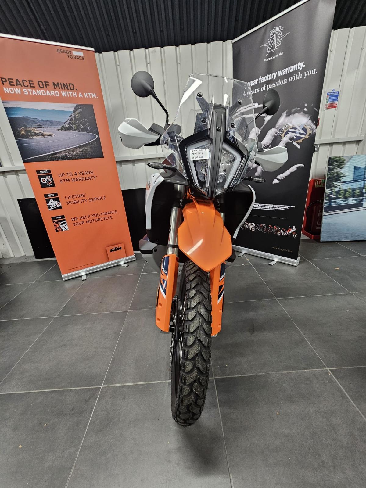 
								KTM 890 ADVENTURE R full									
