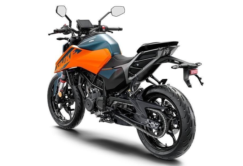 
								KTM 125 DUKE full									