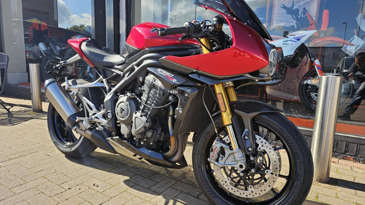 TRIUMPH SPEED TRIPLE 1200RR