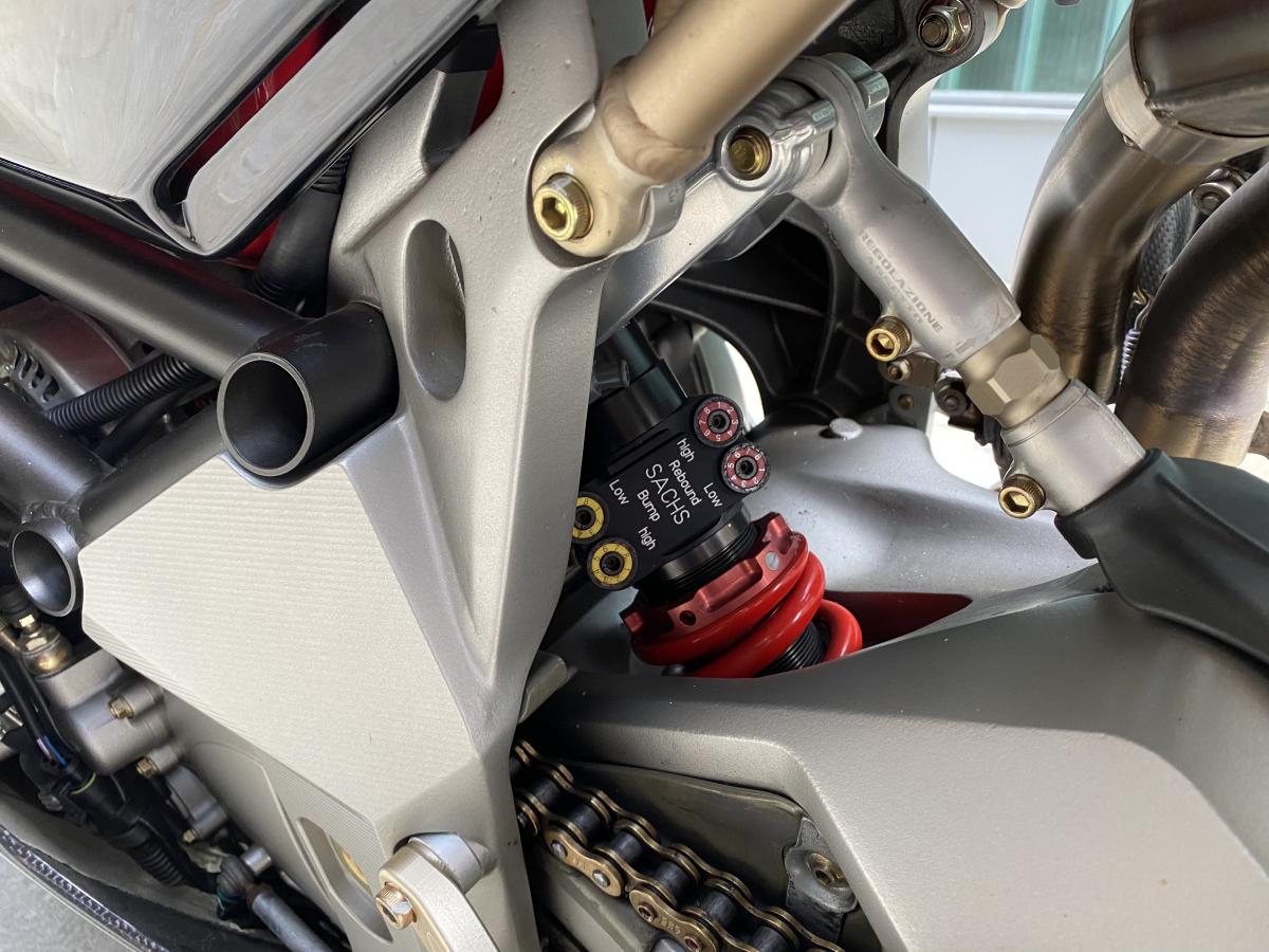 
								MV AGUSTA F4 1000 RR full									