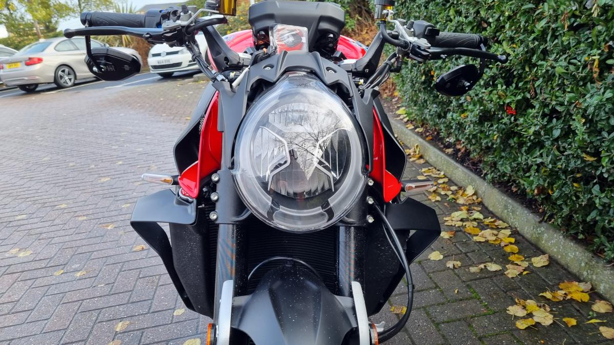 
								MV AGUSTA Brutale 1000 RS full									