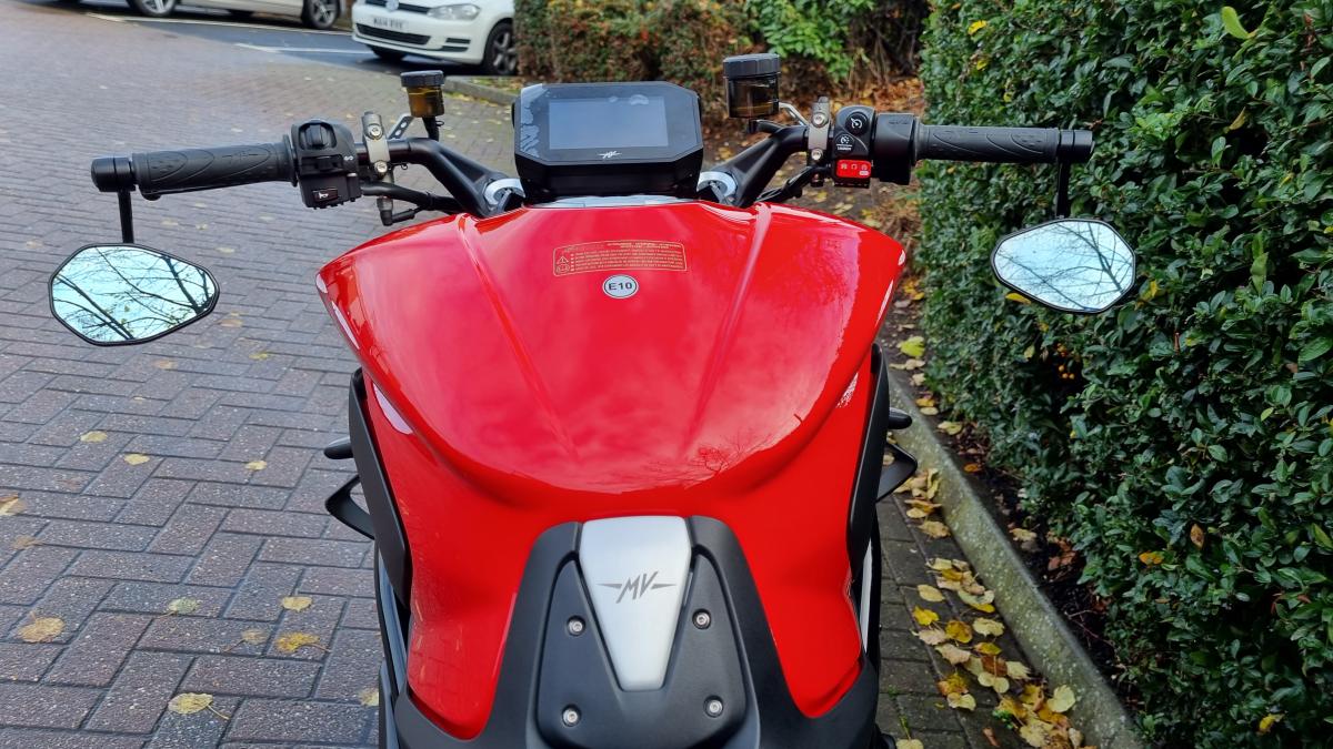 
								MV AGUSTA Brutale 1000 RS full									