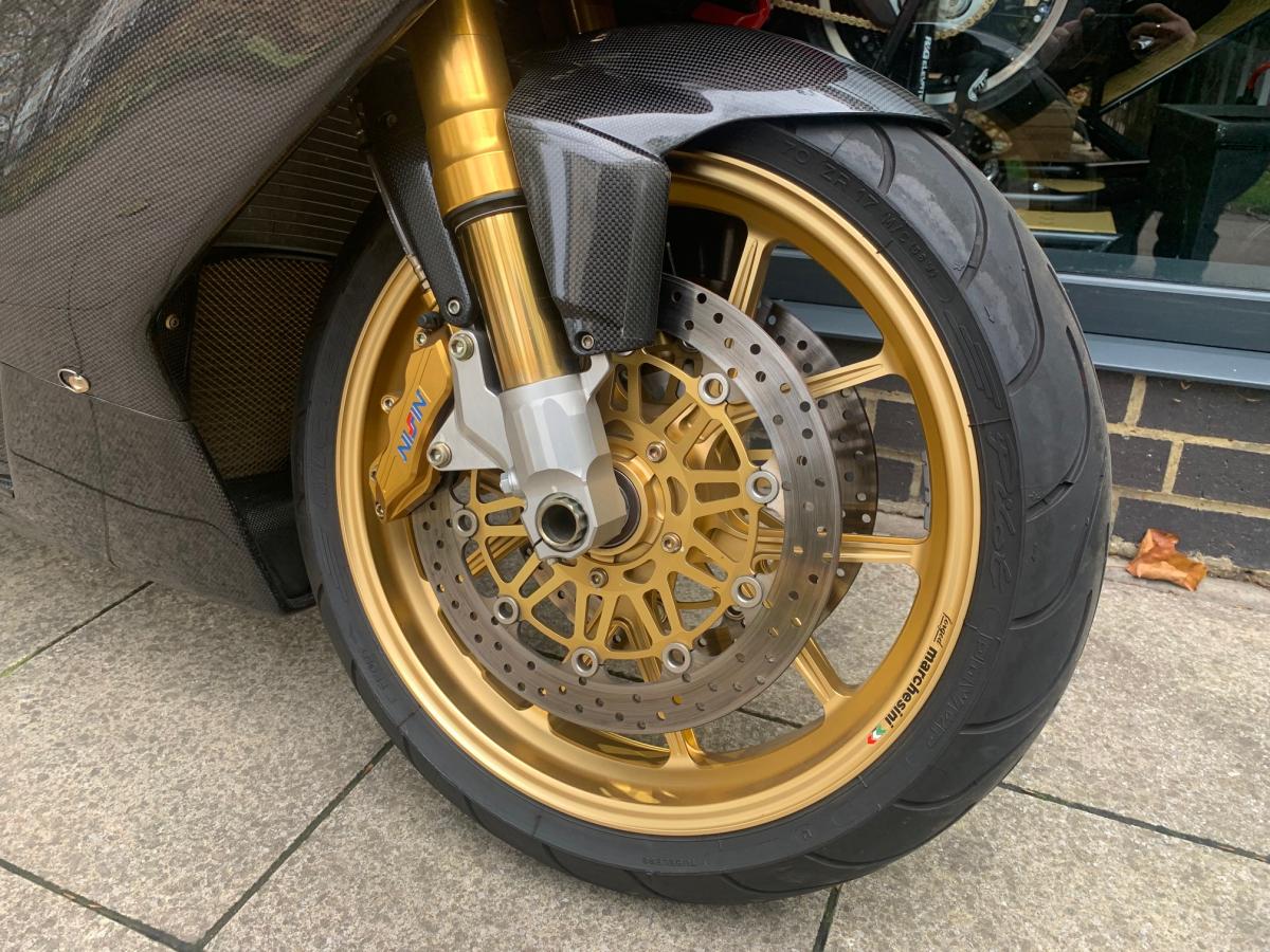 
								MV AGUSTA F4 1000 full									