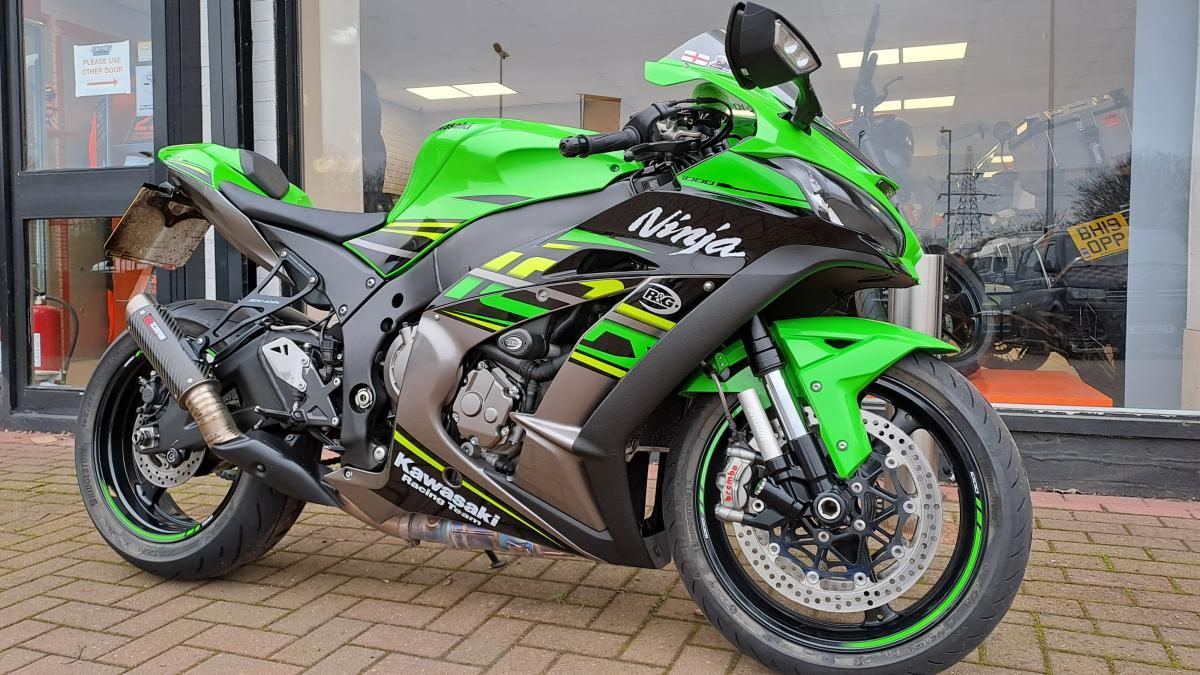 
								Kawasaki NINJA ZX10R full									