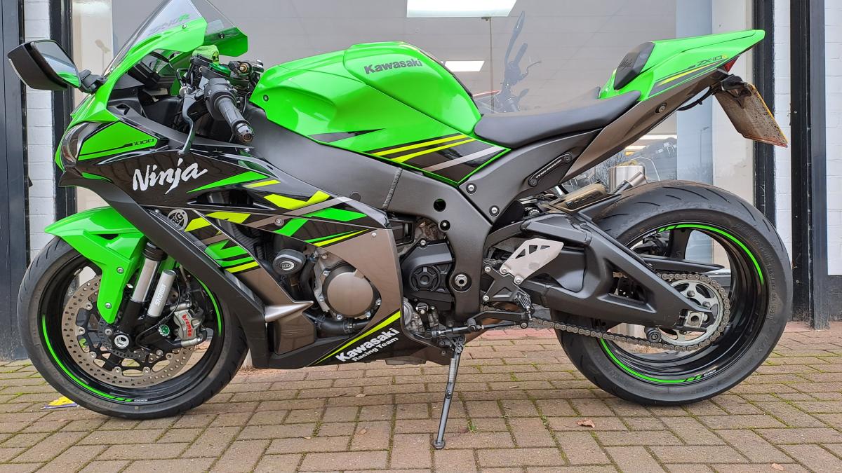 
								Kawasaki NINJA ZX10R full									