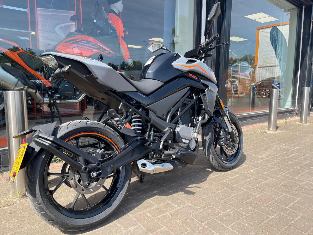 CF MOTO NEBULA BLACK full