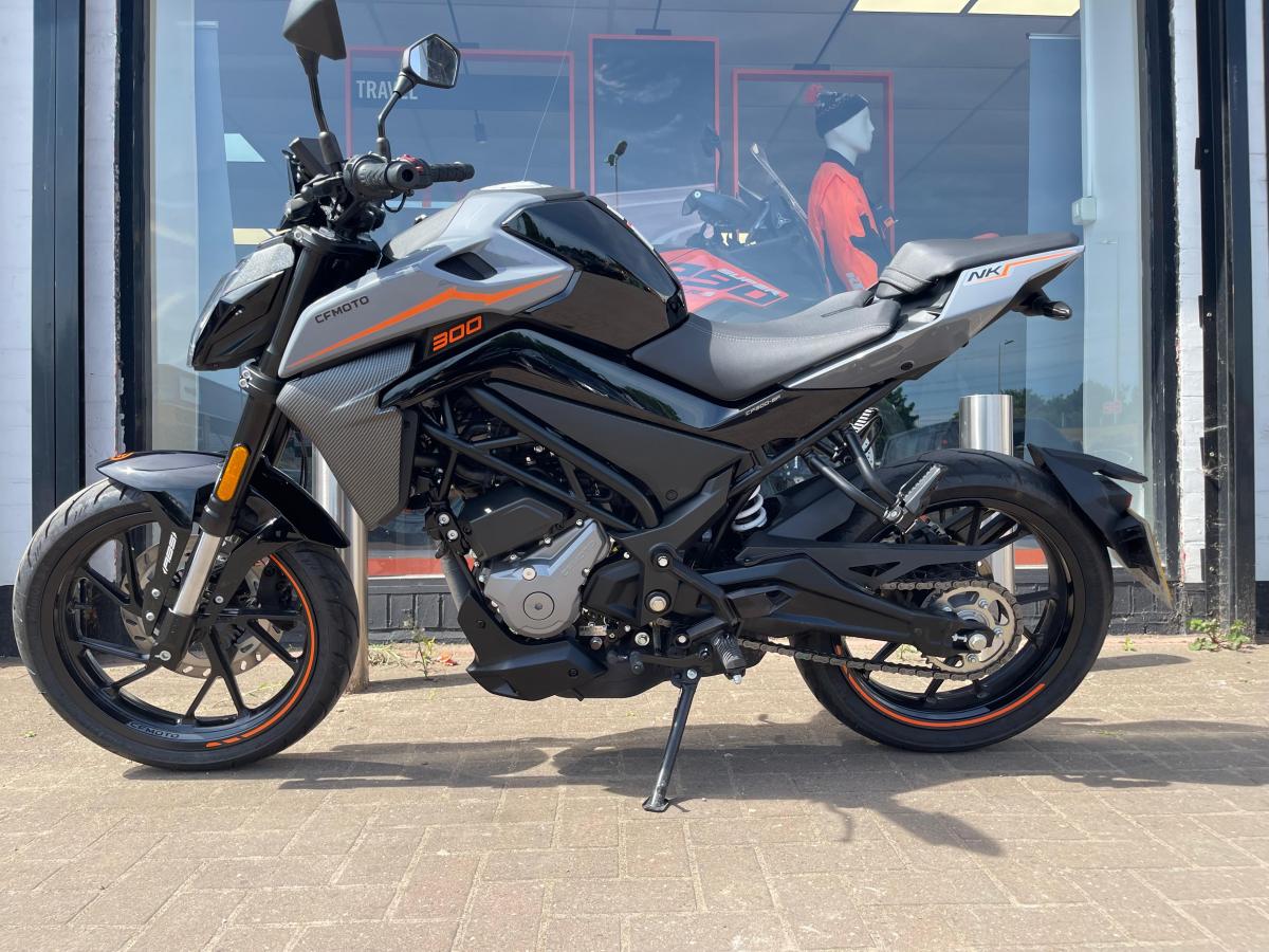 CF MOTO NEBULA BLACK full