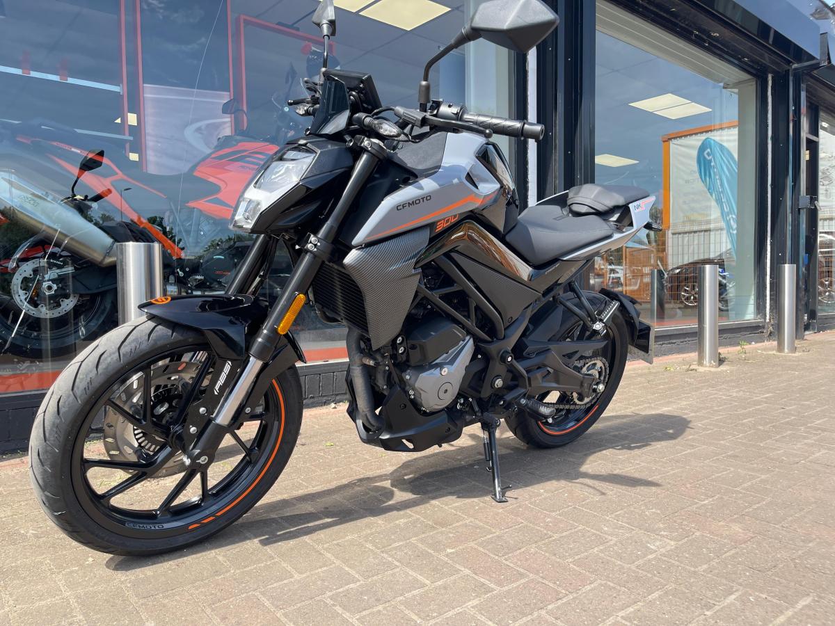 CF MOTO NEBULA BLACK full