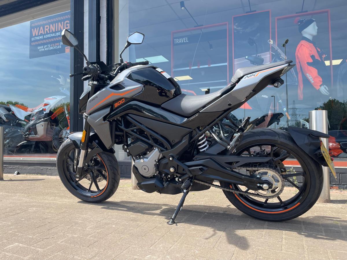 CF MOTO NEBULA BLACK full