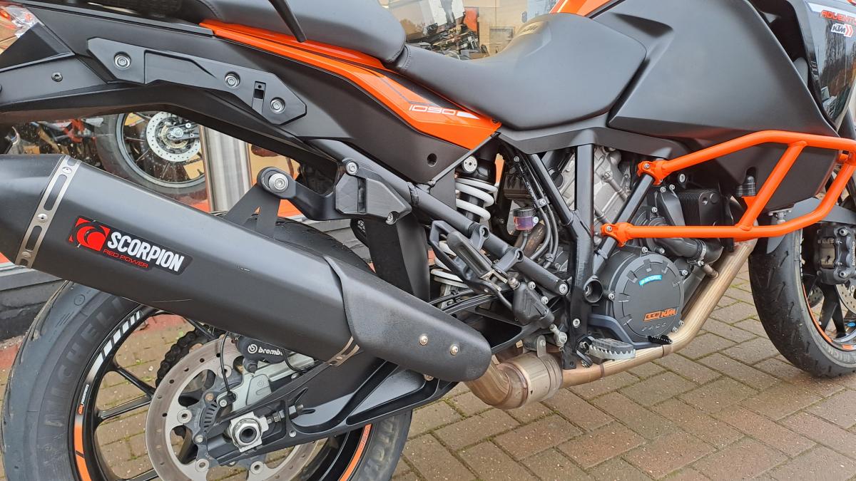 
								KTM 1090 ADVENTURE full									