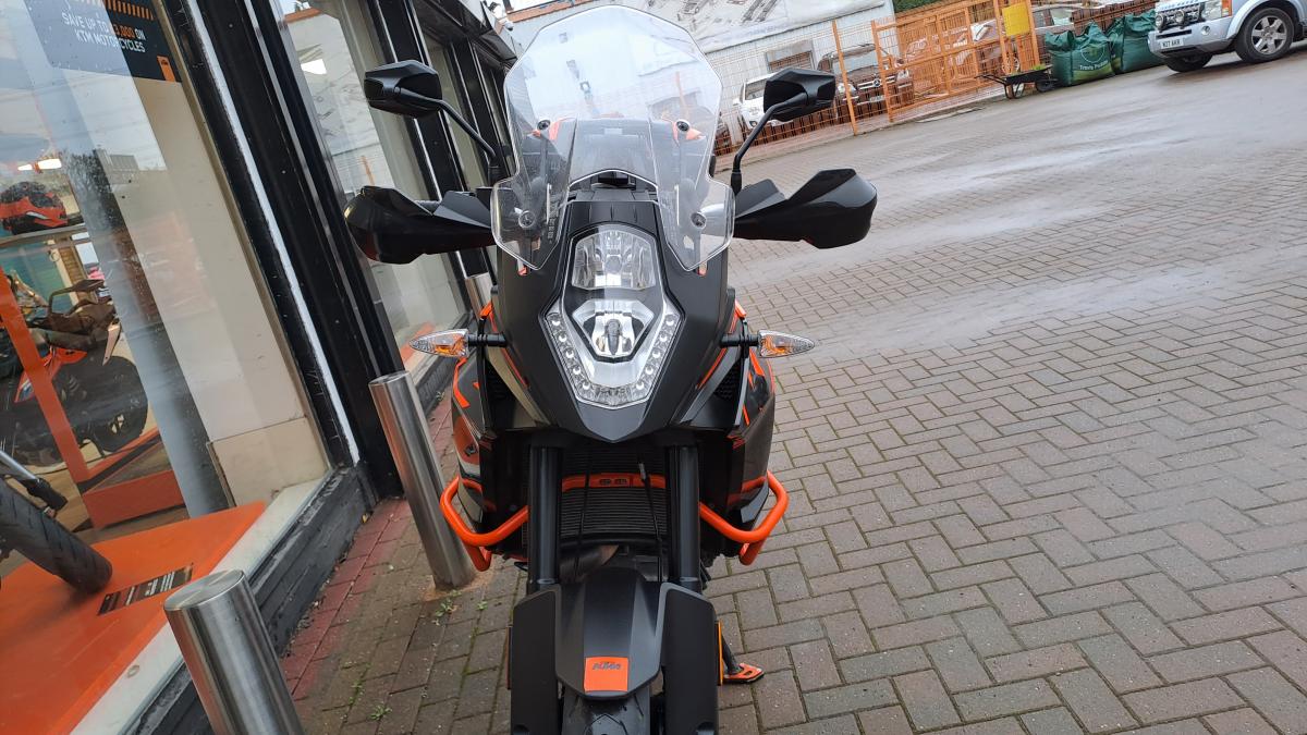 
								KTM 1090 ADVENTURE full									