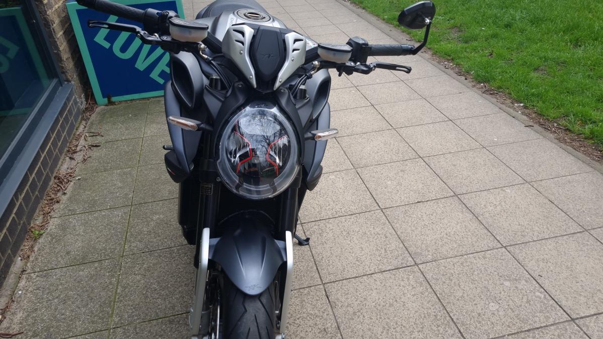 
								MV AGUSTA DRAGSTER  800 RR full									