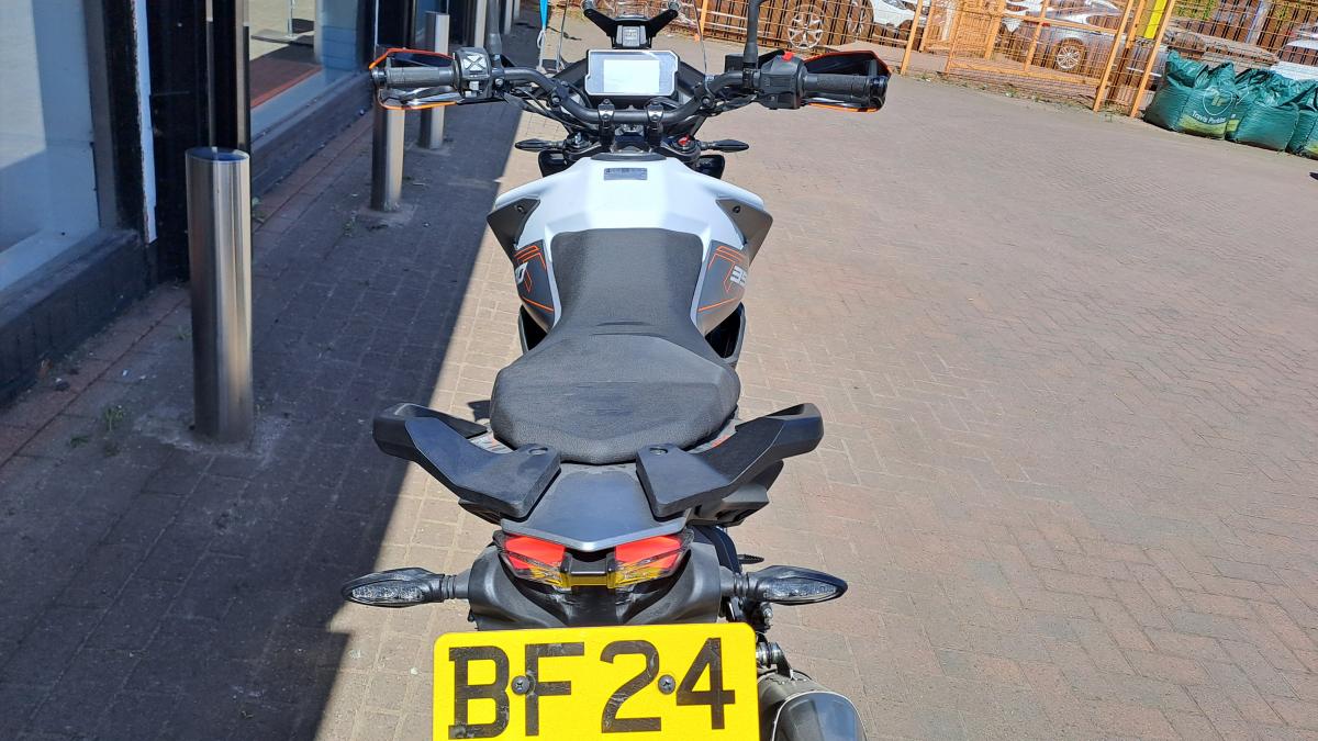 
								KTM 390 ADVENTURE full									