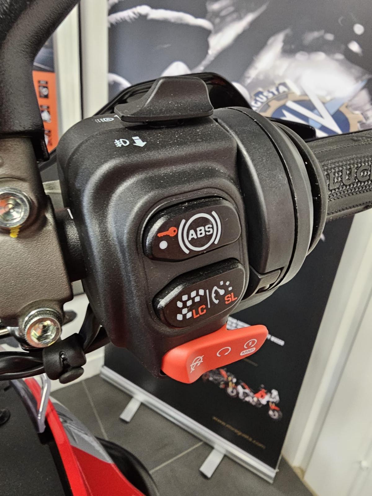 
								MV AGUSTA Enduro Veloce full									