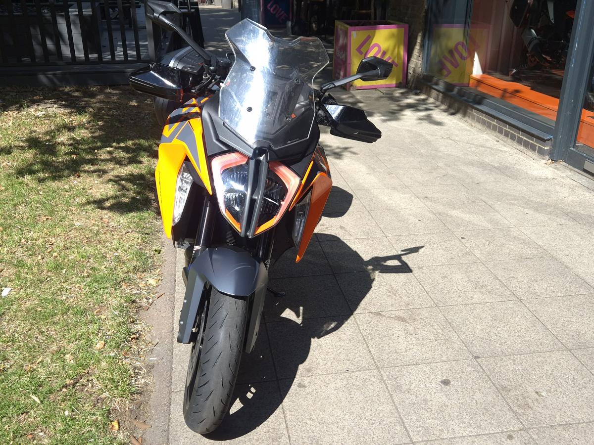
								KTM 1290 SUPERDUKE GT ABS full									