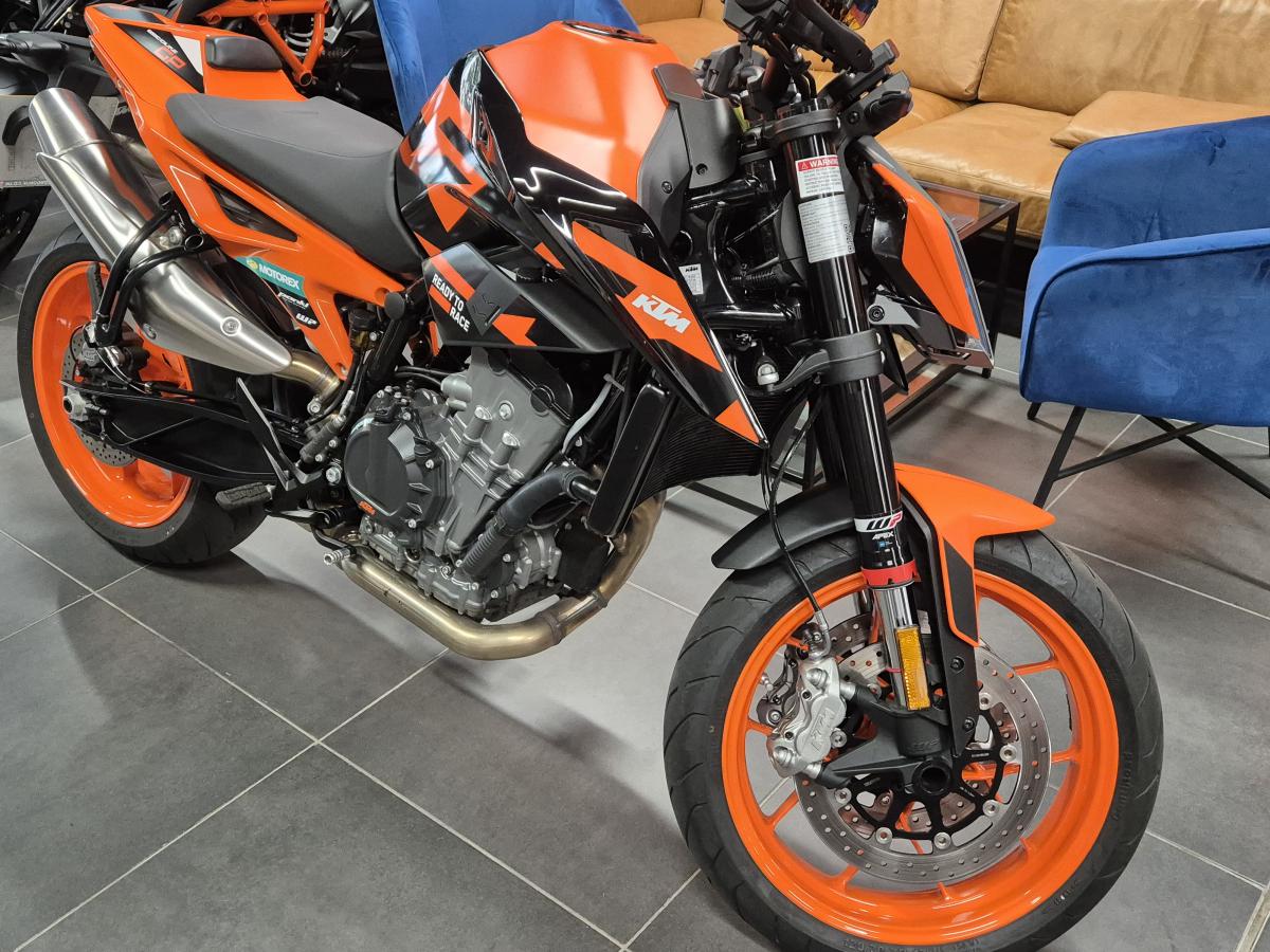 
								KTM 890 DUKE GP full									