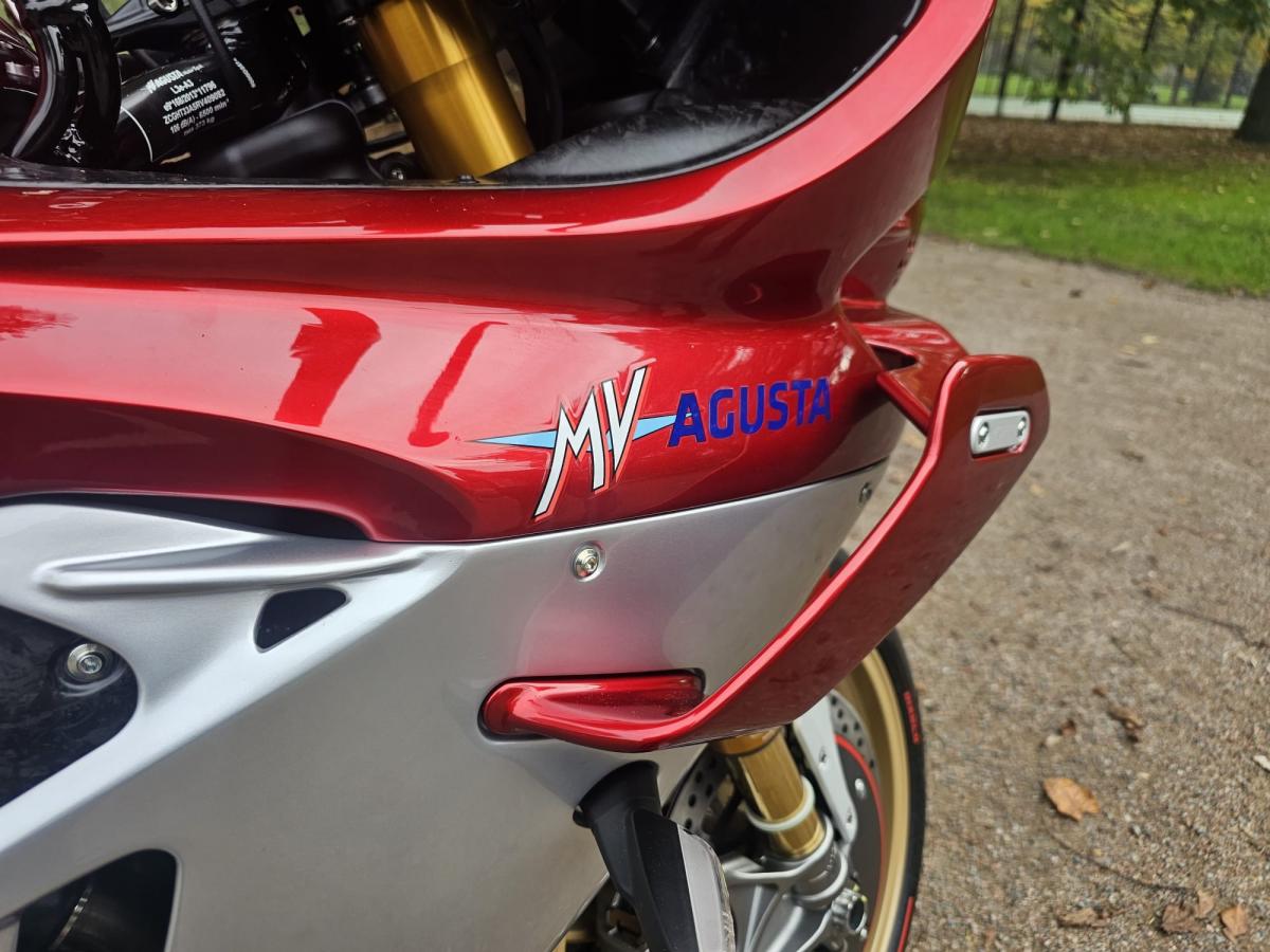
								MV AGUSTA Superveloce 1000 Serie Oro full									