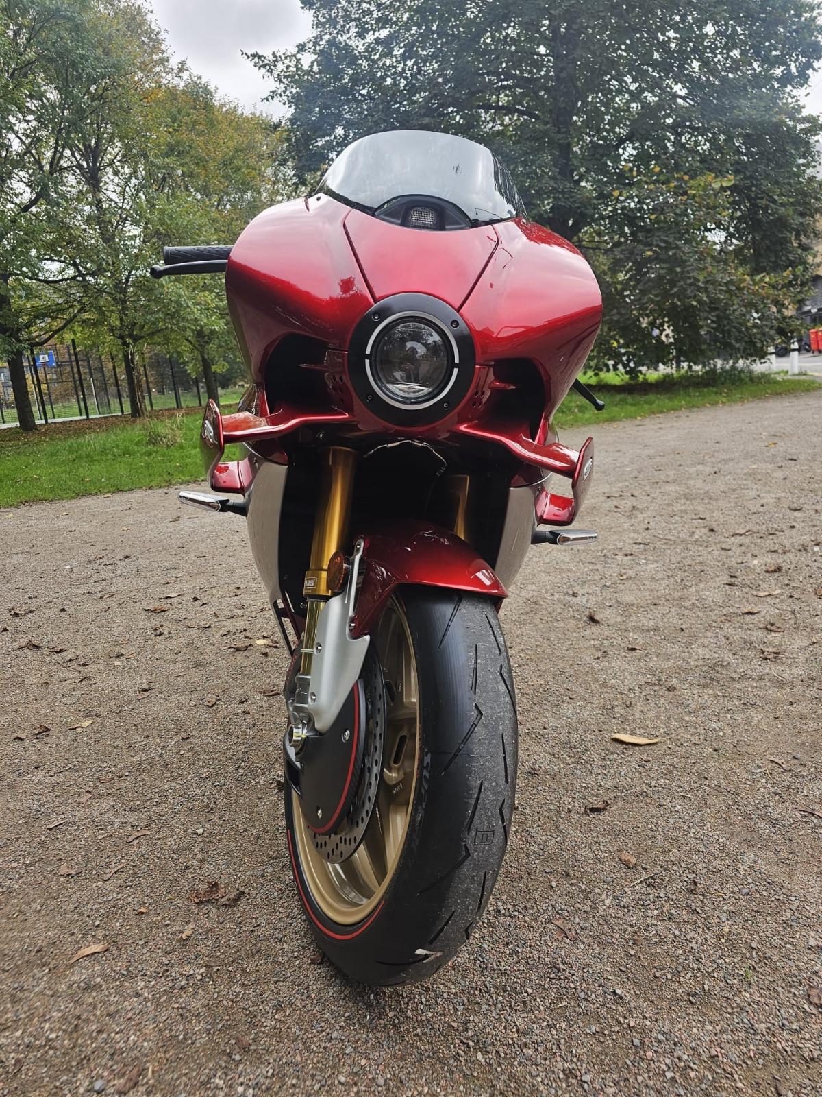 
								MV AGUSTA Superveloce 1000 Serie Oro full									