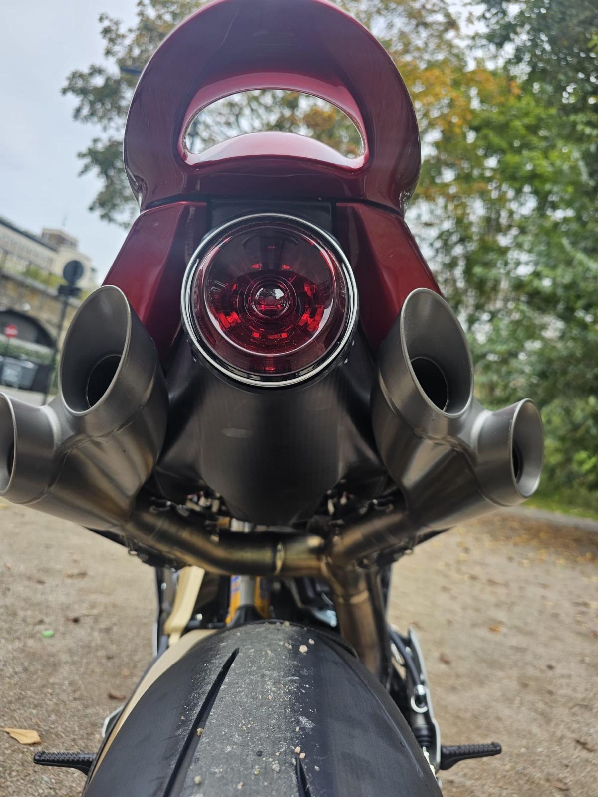 
								MV AGUSTA Superveloce 1000 Serie Oro full									