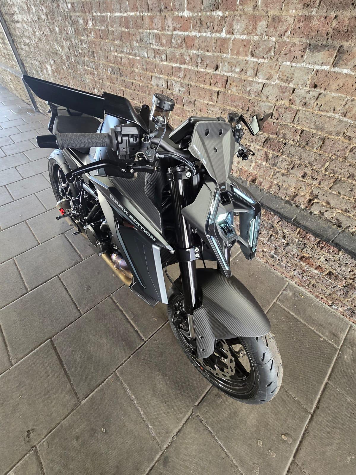 
								KTM 1390 Superduke R Evo full									