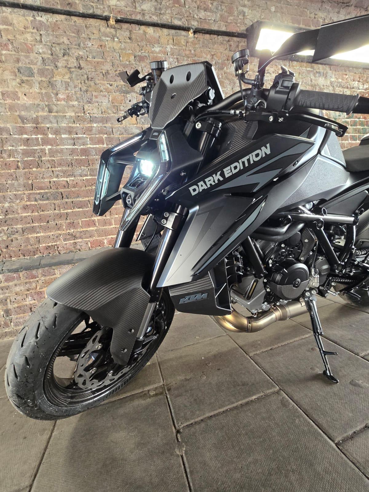 
								KTM 1390 Superduke R Evo full									