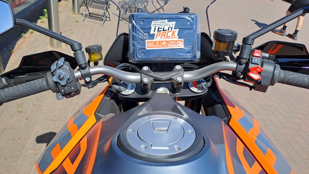 
								KTM 1290 SUPERDUKE GT ABS full									