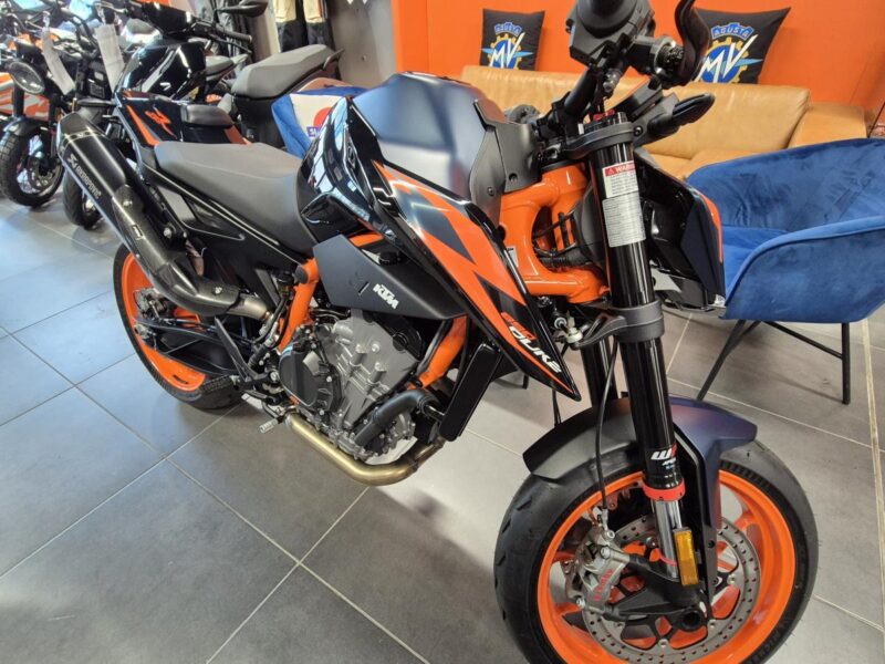 KTM 890 DUKE R