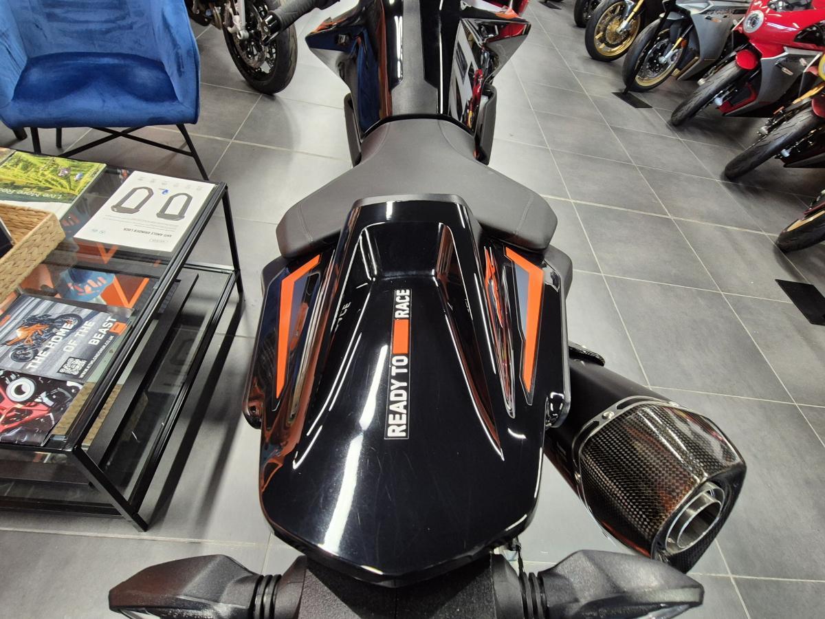 
								KTM 890 DUKE R full									