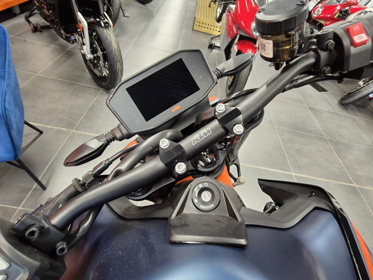 
								KTM 890 DUKE R full									