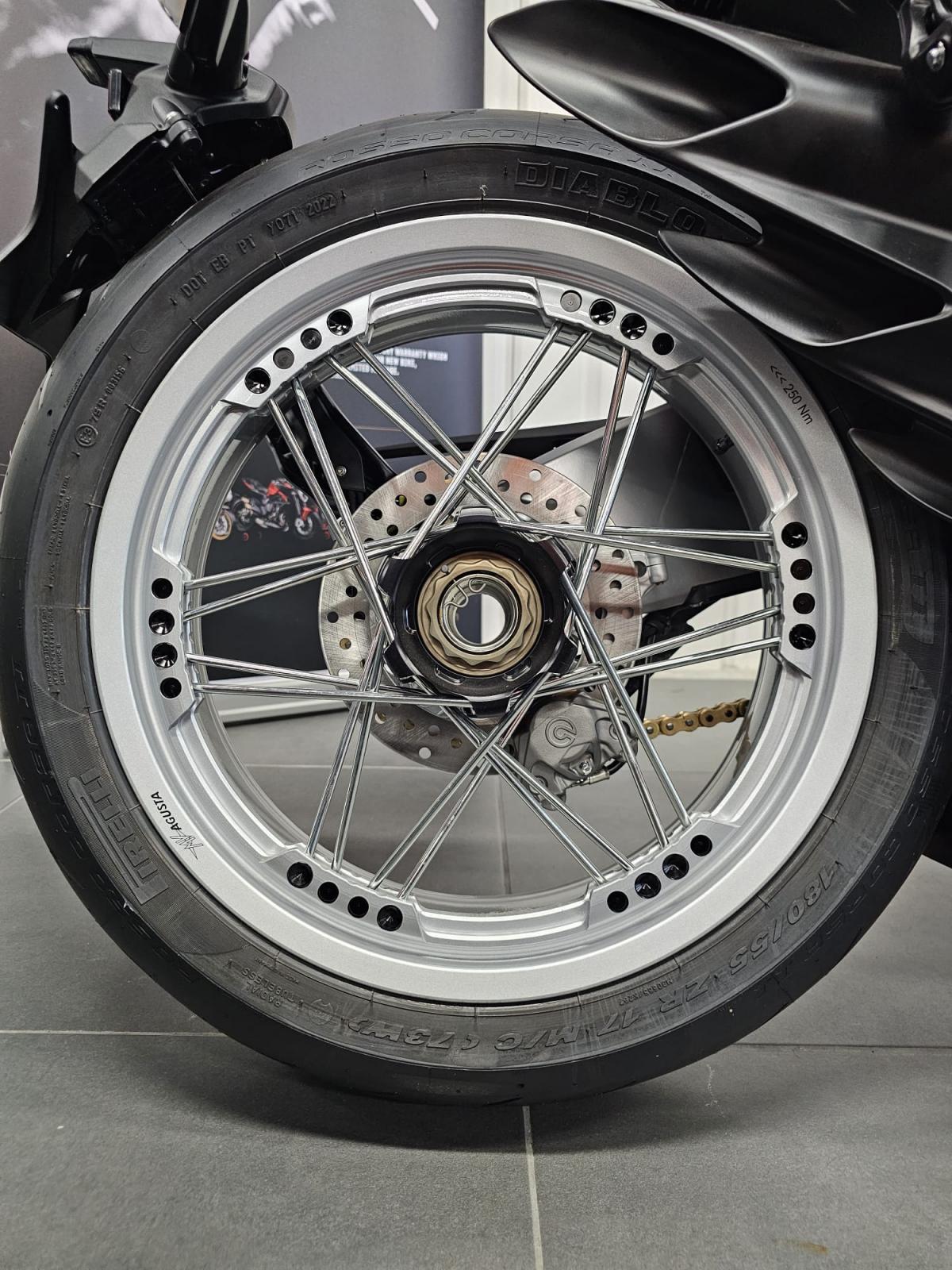 
								MV AGUSTA SUPERVELOCE AGO ltd Edition full									