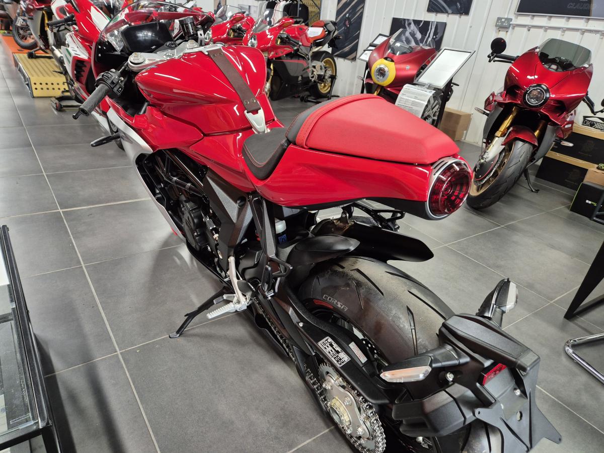 
								MV AGUSTA SUPERVELOCE full									