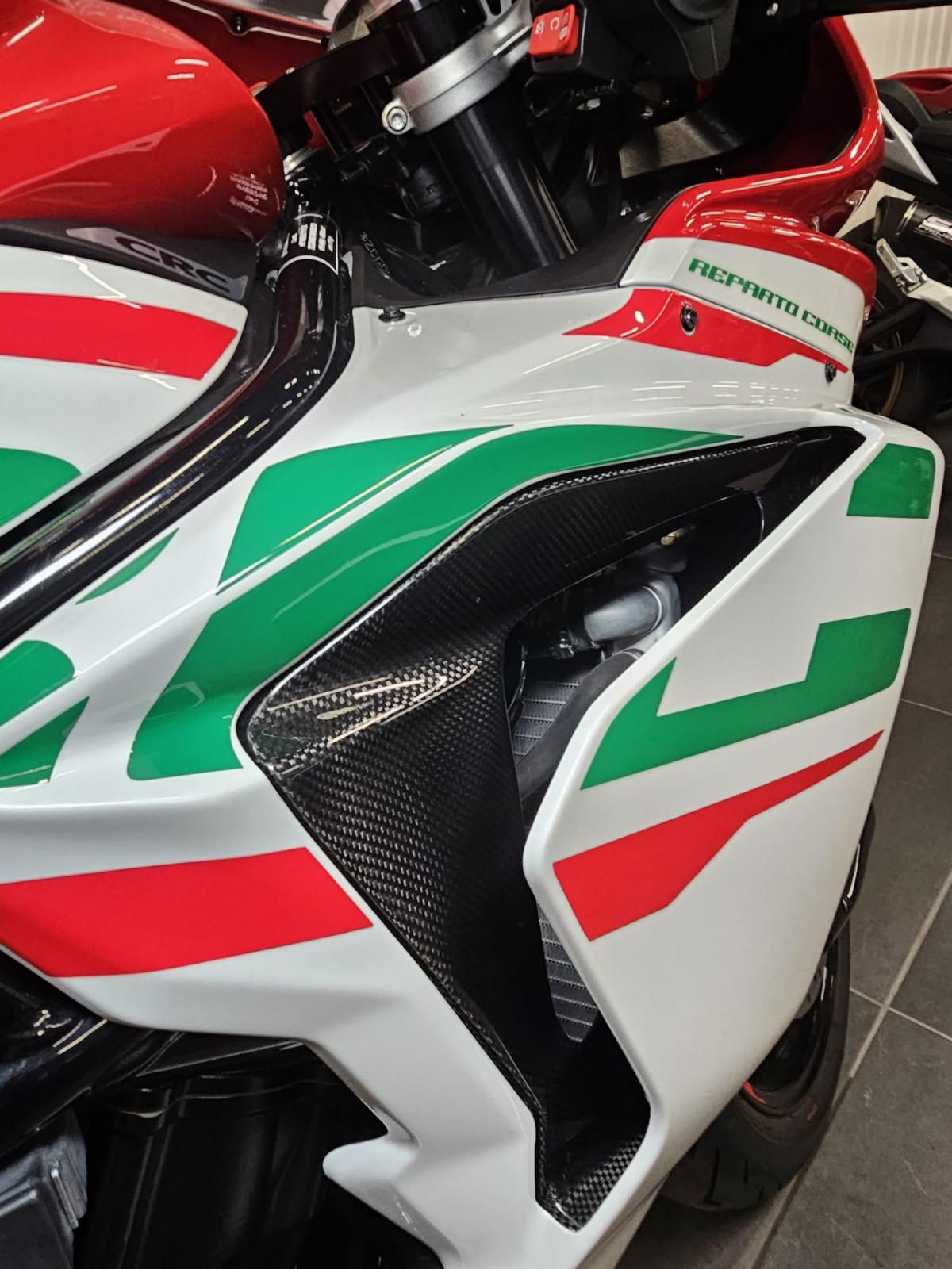 
								MV AGUSTA F3 800 RC full									