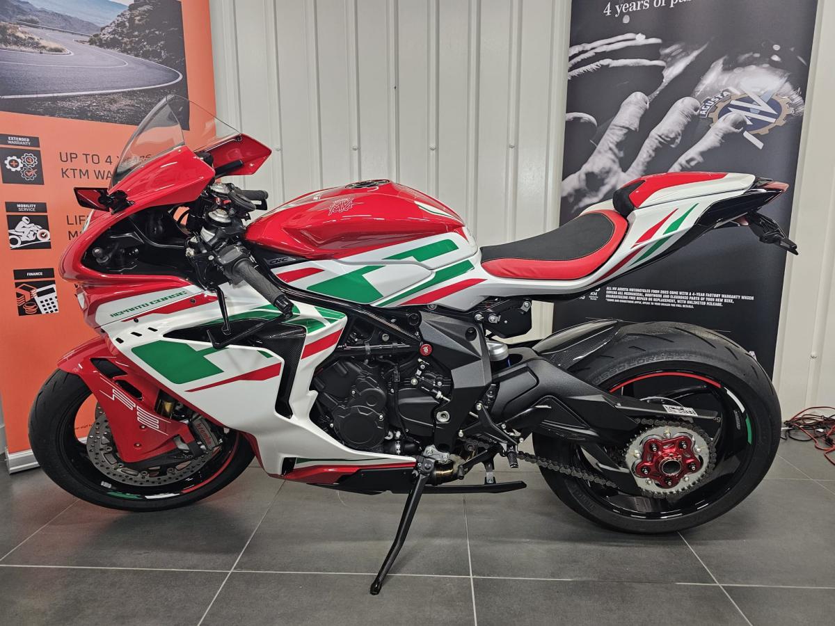 
								MV AGUSTA F3 800 RC full									