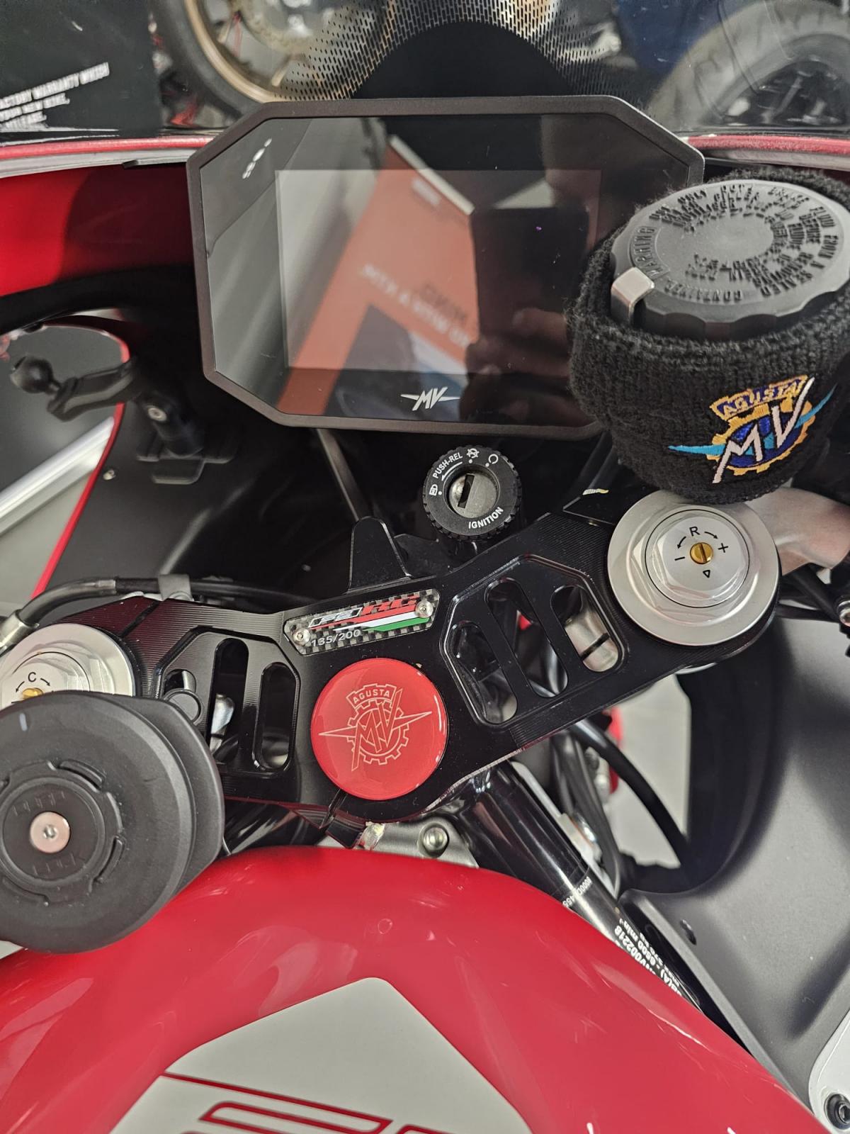 
								MV AGUSTA F3 800 RC full									