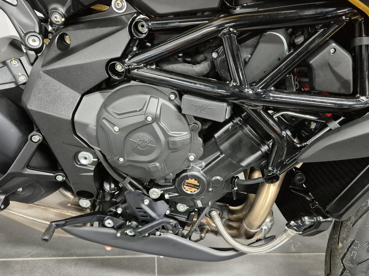 
								MV AGUSTA DRAGSTER 800 RR SCS full									