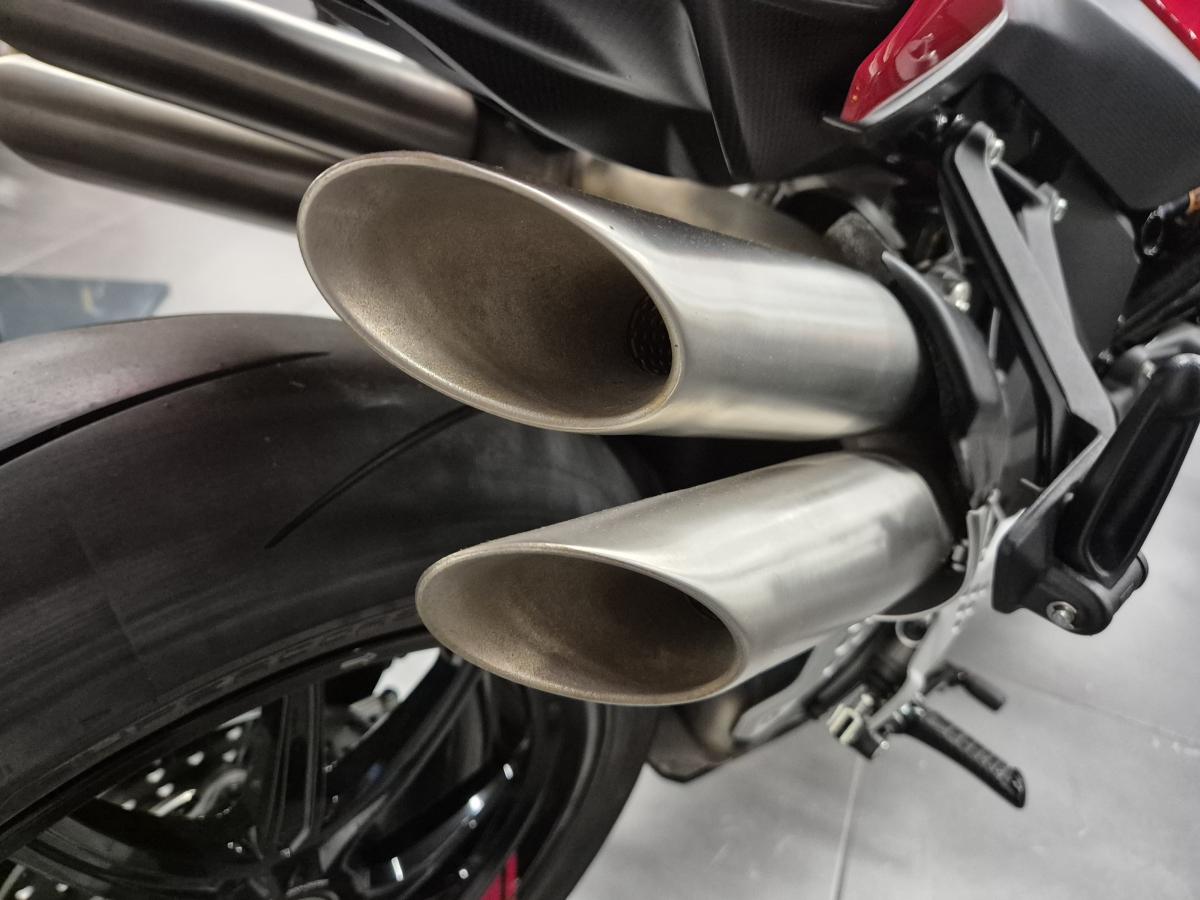 
								MV AGUSTA BRUTALE 1000RR full									