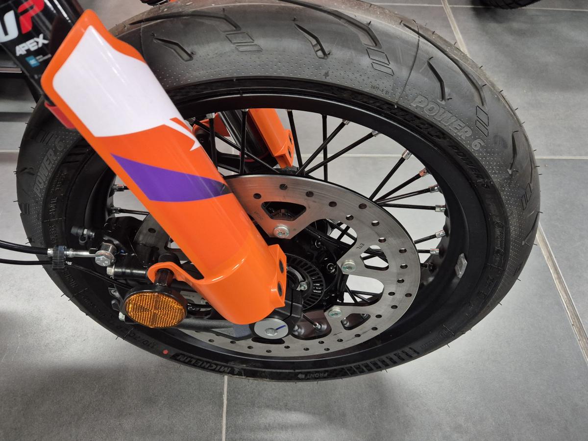 
								KTM 390 SMC R full									