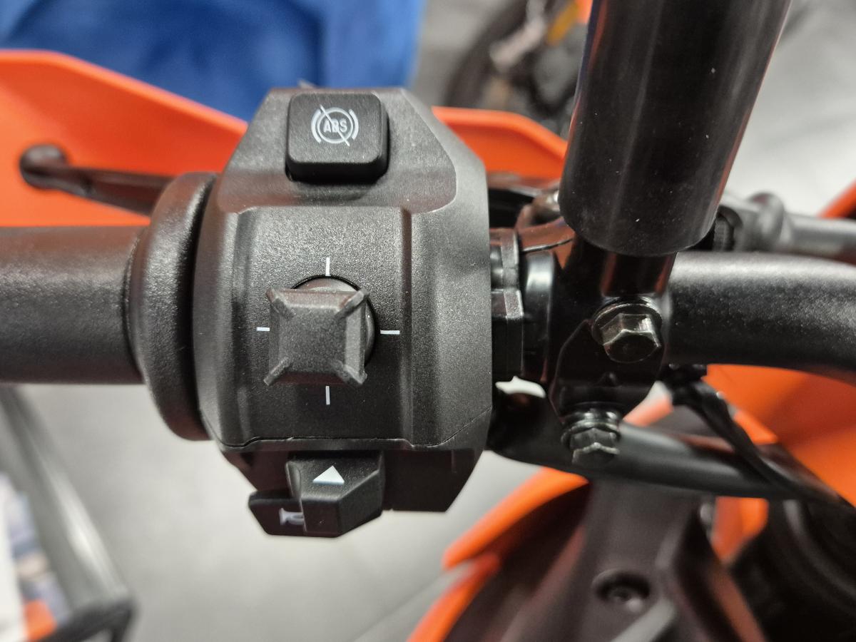 
								KTM 390 Enduro R full									