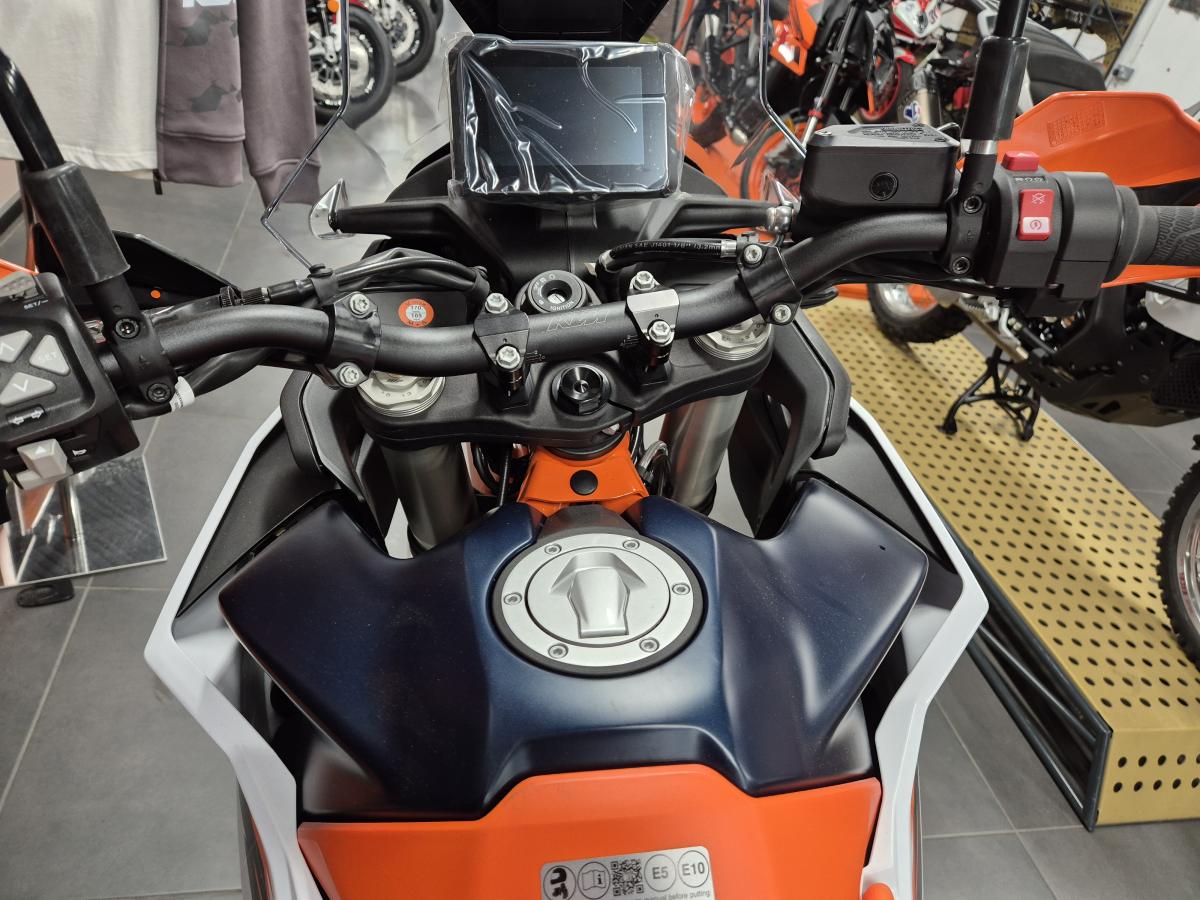 
								KTM 890 ADVENTURE R full									
