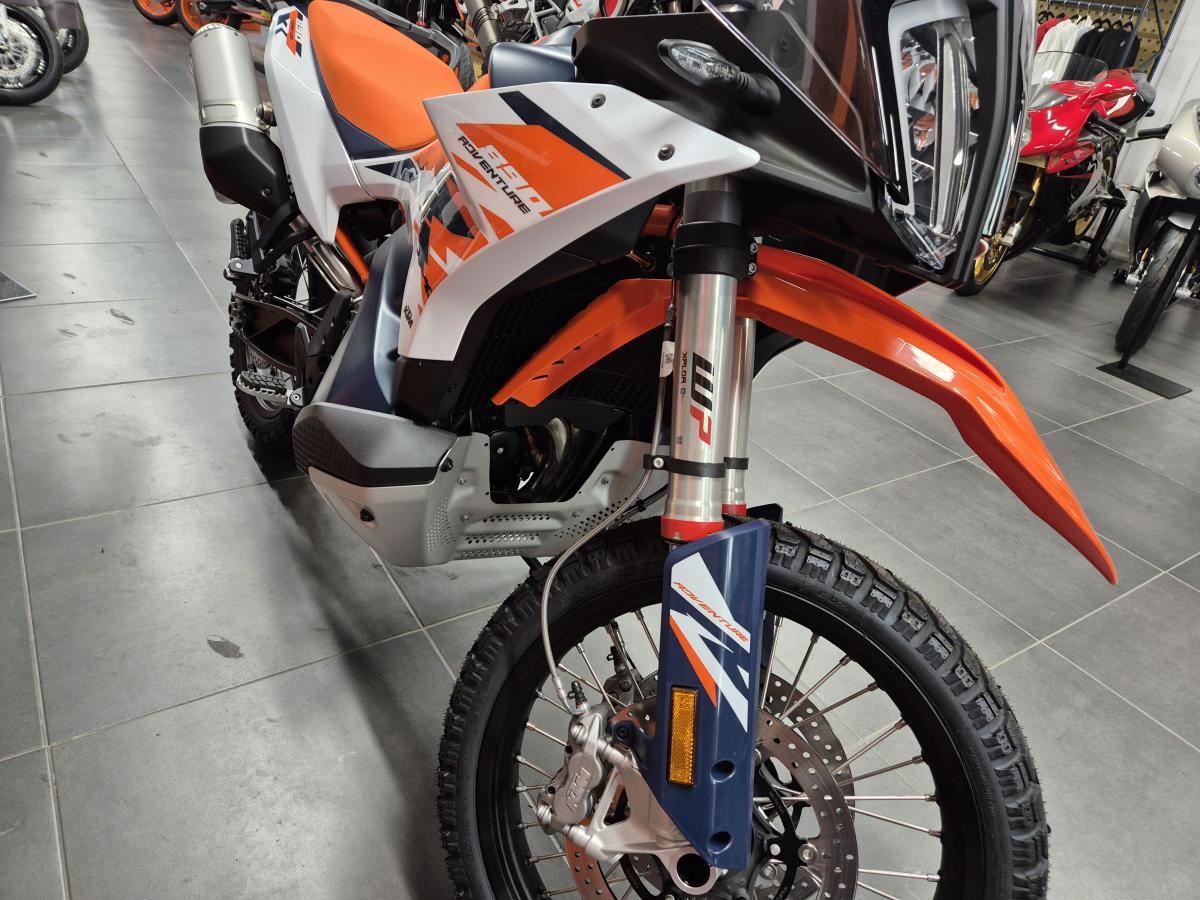 
								KTM 890 ADVENTURE R full									